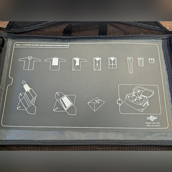 Eagle Creek Pack-It Reveal Garment Folder Large Black & Grey, - Picture 6 of 9